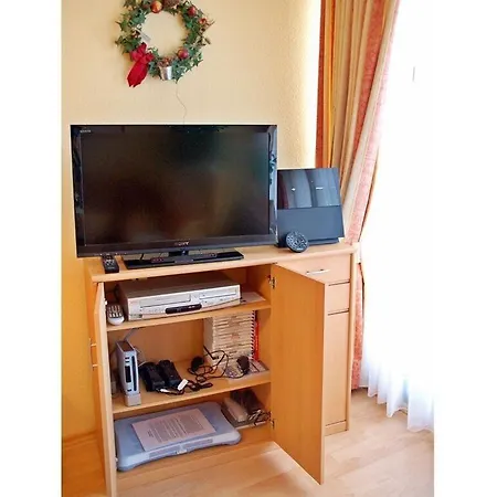 With Enclosed Garden * אוברשטאופן
